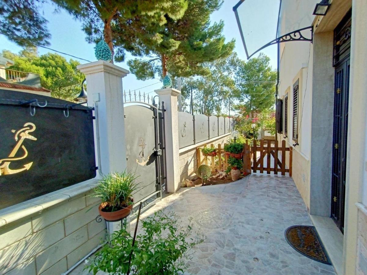 B&B Villa Sara Falconara Licata Exterior photo